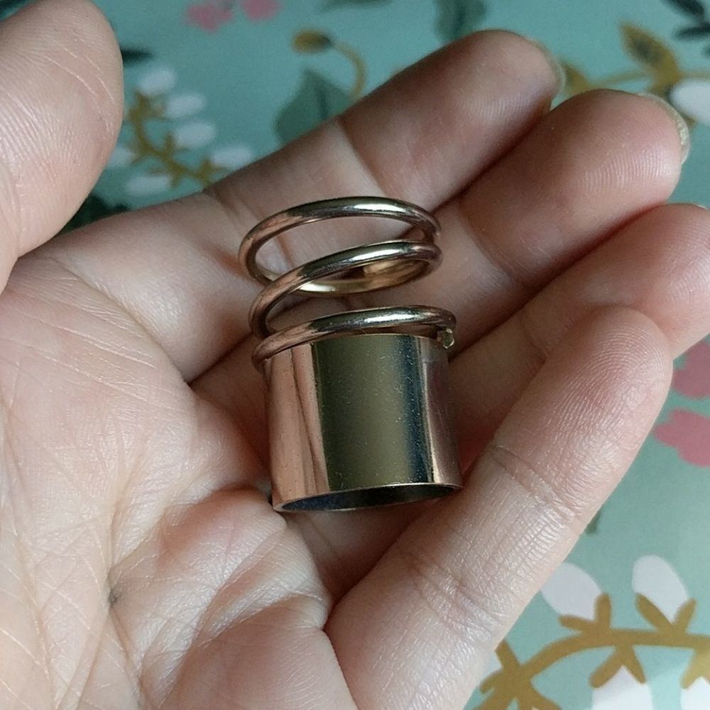 Gold spring ring - Picture 3 of 3